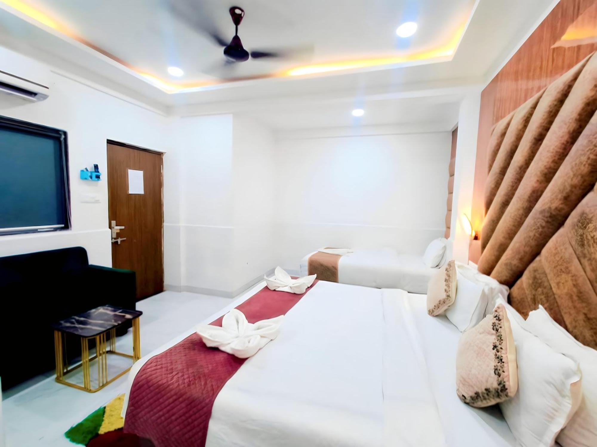 Hotel Small Daddy Plus Calangute Eksteriør billede